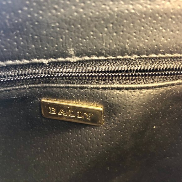 Bally Vintage Italy Croc Embossed Leather Shoulder Handbag Zipper - Picture 3 of 13